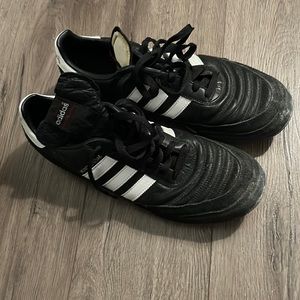 Adidas mundial goal sneakers